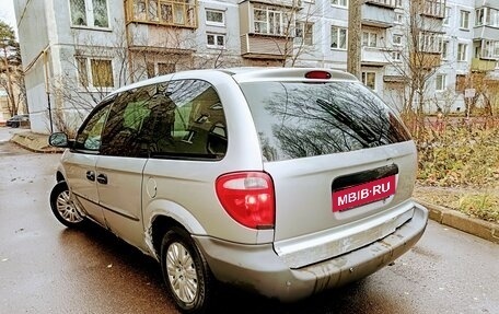 Chrysler Voyager IV, 2002 год, 340 000 рублей, 4 фотография