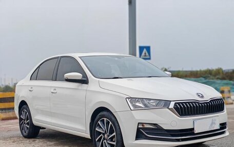 Skoda Rapid II, 2021 год, 1 295 000 рублей, 2 фотография