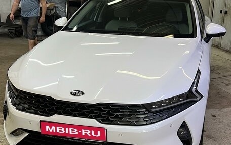 KIA K5, 2021 год, 2 990 000 рублей, 1 фотография