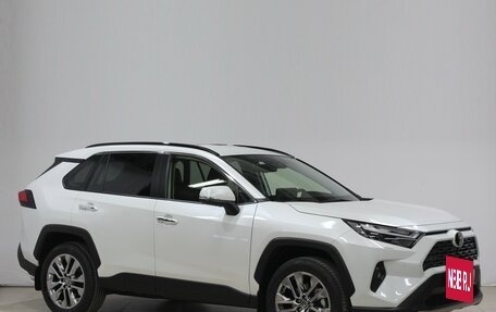 Toyota RAV4, 2024 год, 5 900 000 рублей, 3 фотография