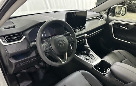 Toyota RAV4, 2024 год, 5 900 000 рублей, 20 фотография