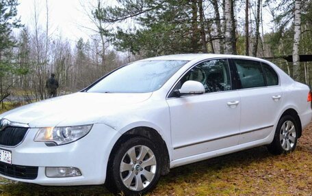 Skoda Superb III рестайлинг, 2011 год, 870 000 рублей, 3 фотография