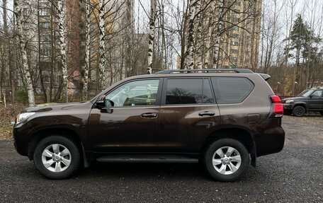 Toyota Land Cruiser Prado 150 рестайлинг 2, 2021 год, 7 300 000 рублей, 2 фотография