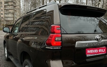 Toyota Land Cruiser Prado 150 рестайлинг 2, 2021 год, 7 300 000 рублей, 6 фотография