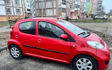 Peugeot 107 I рестайлинг, 2010 год, 455 000 рублей, 3 фотография