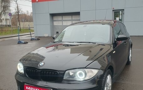 BMW 1 серия, 2009 год, 800 000 рублей, 1 фотография