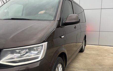 Volkswagen Multivan T6 рестайлинг, 2018 год, 3 820 000 рублей, 5 фотография