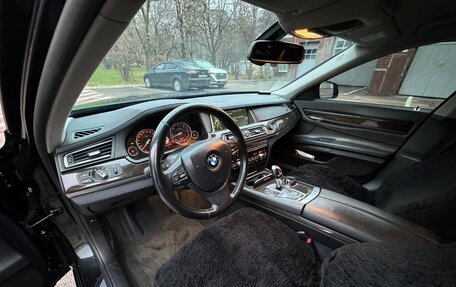 BMW 7 серия, 2012 год, 2 390 000 рублей, 14 фотография