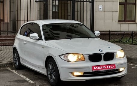 BMW 1 серия, 2010 год, 990 000 рублей, 1 фотография