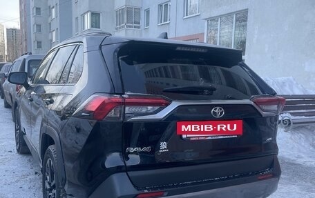 Toyota RAV4, 2021 год, 3 550 000 рублей, 4 фотография