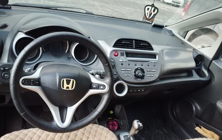 Honda Jazz II рестайлинг, 2009 год, 620 000 рублей, 6 фотография