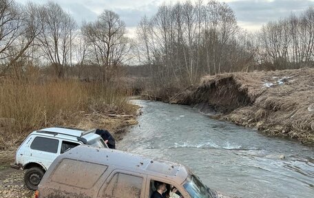 Toyota Hilux Surf III рестайлинг, 1990 год, 600 000 рублей, 2 фотография