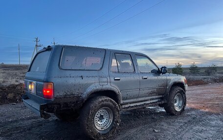 Toyota Hilux Surf III рестайлинг, 1990 год, 600 000 рублей, 3 фотография