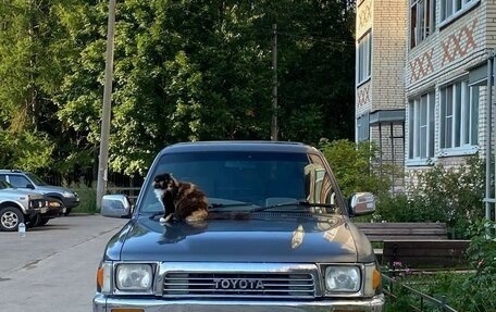 Toyota Hilux Surf III рестайлинг, 1990 год, 600 000 рублей, 4 фотография