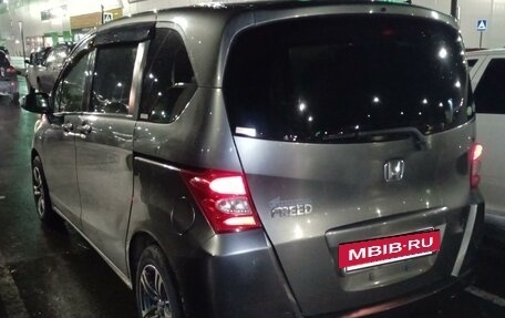 Honda Freed I, 2010 год, 800 000 рублей, 19 фотография