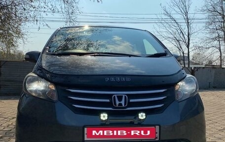 Honda Freed I, 2010 год, 800 000 рублей, 15 фотография