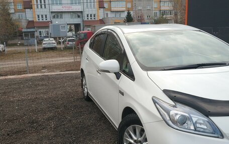 Toyota Prius, 2014 год, 1 570 000 рублей, 2 фотография