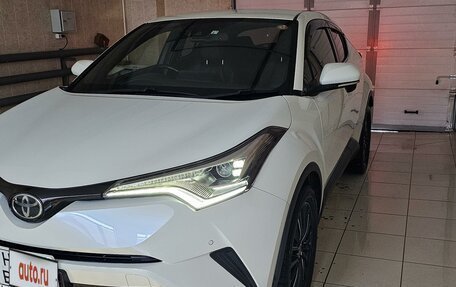 Toyota C-HR I рестайлинг, 2017 год, 2 140 000 рублей, 9 фотография