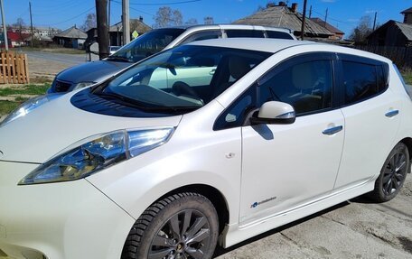 Nissan Leaf I, 2012 год, 600 000 рублей, 2 фотография