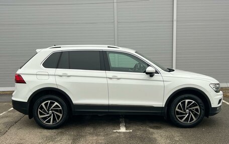 Volkswagen Tiguan II, 2019 год, 2 695 000 рублей, 4 фотография