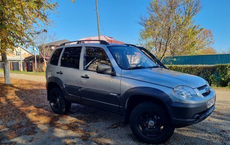 Chevrolet Niva I рестайлинг, 2014 год, 857 000 рублей, 3 фотография