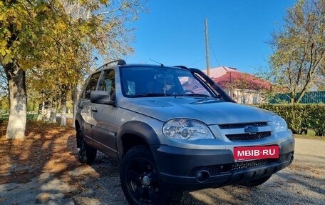 Chevrolet Niva I рестайлинг, 2014 год, 857 000 рублей, 2 фотография