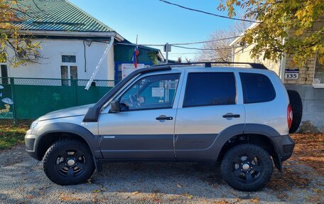 Chevrolet Niva I рестайлинг, 2014 год, 857 000 рублей, 10 фотография