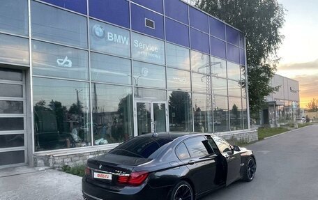 BMW 7 серия, 2013 год, 2 900 000 рублей, 21 фотография