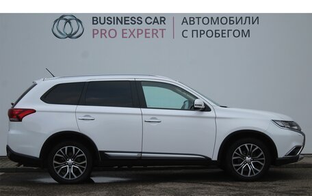 Mitsubishi Outlander III рестайлинг 3, 2016 год, 1 900 000 рублей, 6 фотография