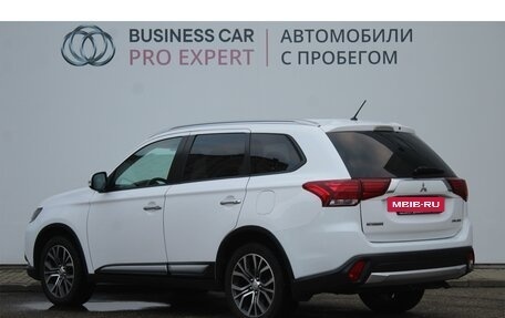 Mitsubishi Outlander III рестайлинг 3, 2016 год, 1 900 000 рублей, 4 фотография