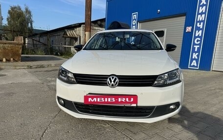 Volkswagen Jetta VI, 2013 год, 1 440 000 рублей, 4 фотография