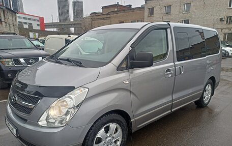 Hyundai Grand Starex Grand Starex I рестайлинг 2, 2011 год, 1 800 000 рублей, 3 фотография