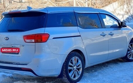 KIA Carnival III, 2017 год, 3 200 000 рублей, 3 фотография