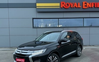 Mitsubishi Outlander III рестайлинг 3, 2017 год, 2 649 000 рублей, 1 фотография