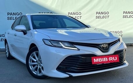 Toyota Camry, 2018 год, 2 650 000 рублей, 3 фотография