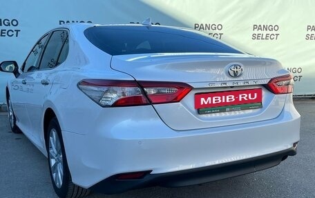 Toyota Camry, 2018 год, 2 650 000 рублей, 7 фотография