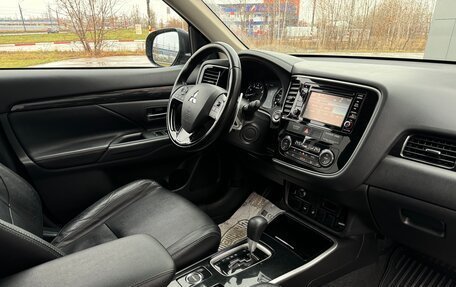 Mitsubishi Outlander III рестайлинг 3, 2017 год, 2 649 000 рублей, 24 фотография