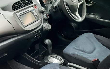 Honda Fit III, 2012 год, 880 000 рублей, 11 фотография