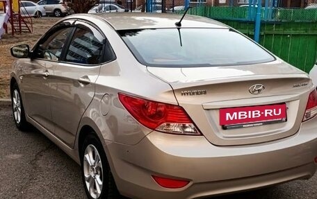 Hyundai Solaris II рестайлинг, 2011 год, 1 000 000 рублей, 3 фотография