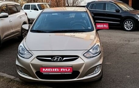 Hyundai Solaris II рестайлинг, 2011 год, 1 000 000 рублей, 5 фотография