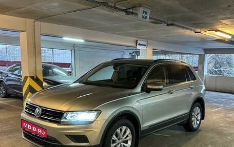 Volkswagen Tiguan II, 2020 год, 2 100 000 рублей, 2 фотография