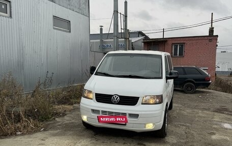 Volkswagen Transporter T5 рестайлинг, 2004 год, 1 200 000 рублей, 2 фотография