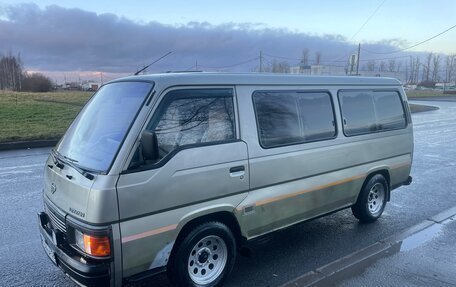 Nissan Urvan III, 1991 год, 395 000 рублей, 5 фотография