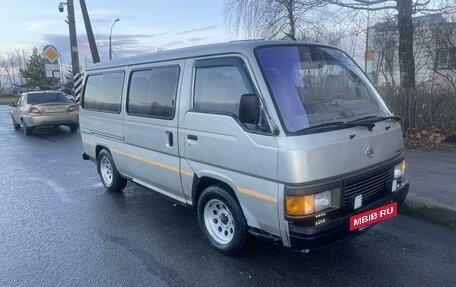 Nissan Urvan III, 1991 год, 395 000 рублей, 3 фотография