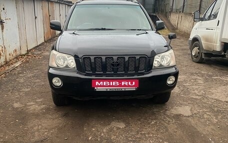 Toyota Kluger I, 2002 год, 1 250 000 рублей, 2 фотография