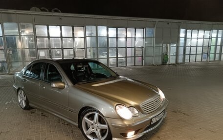 Mercedes-Benz C-Класс, 2004 год, 800 000 рублей, 12 фотография