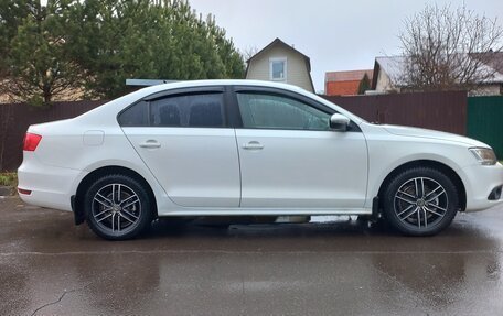 Volkswagen Jetta VI, 2011 год, 975 000 рублей, 7 фотография