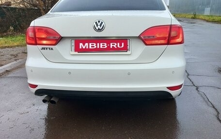 Volkswagen Jetta VI, 2011 год, 975 000 рублей, 8 фотография