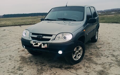 Chevrolet Niva I рестайлинг, 2010 год, 570 000 рублей, 2 фотография