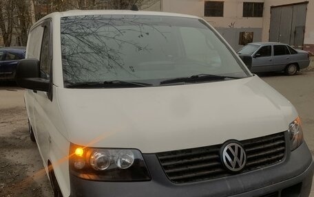 Volkswagen Transporter T5 рестайлинг, 2009 год, 758 000 рублей, 1 фотография